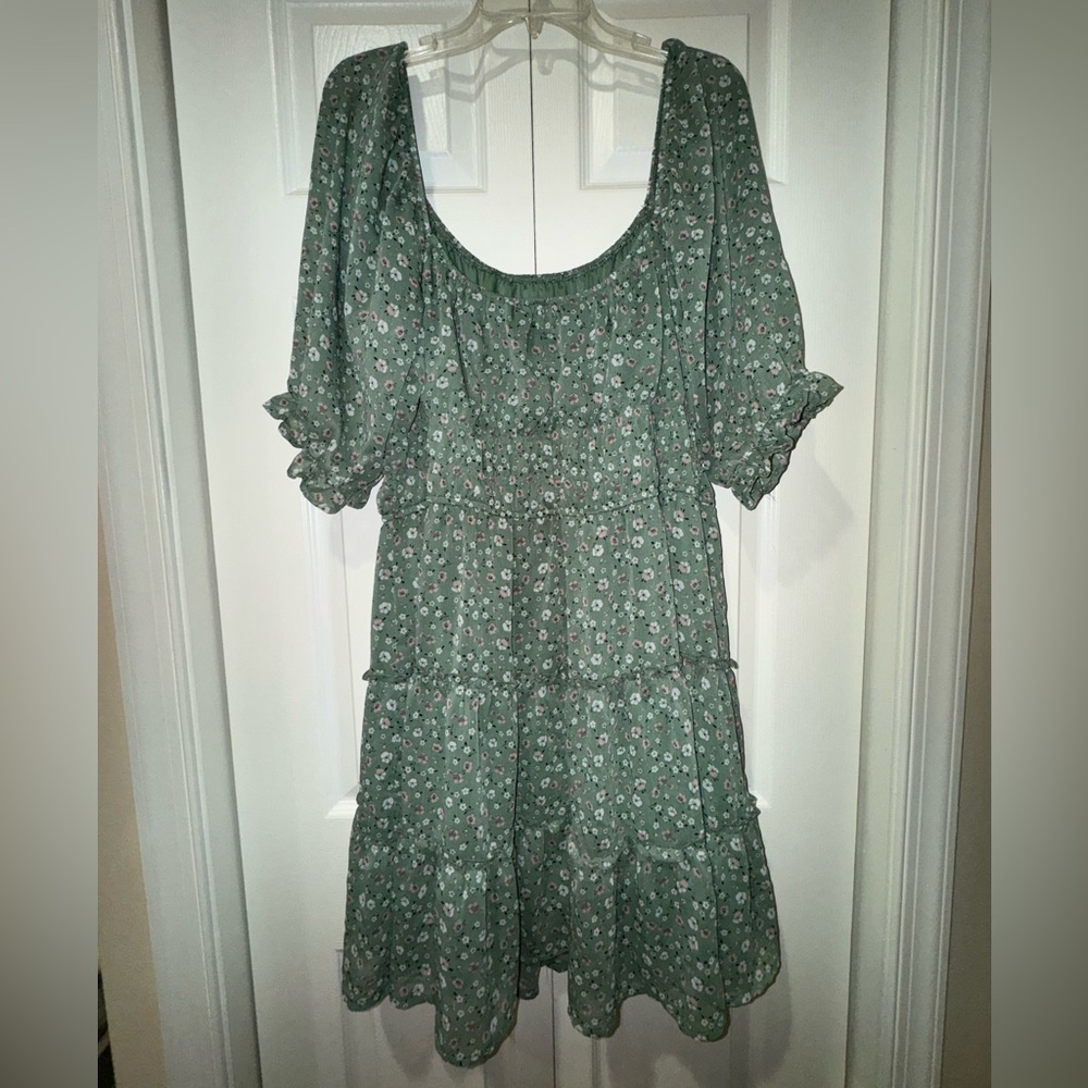 Trixxi Floral Green mini Dress. Size 2X. Worn once. - Picture 4 of 11